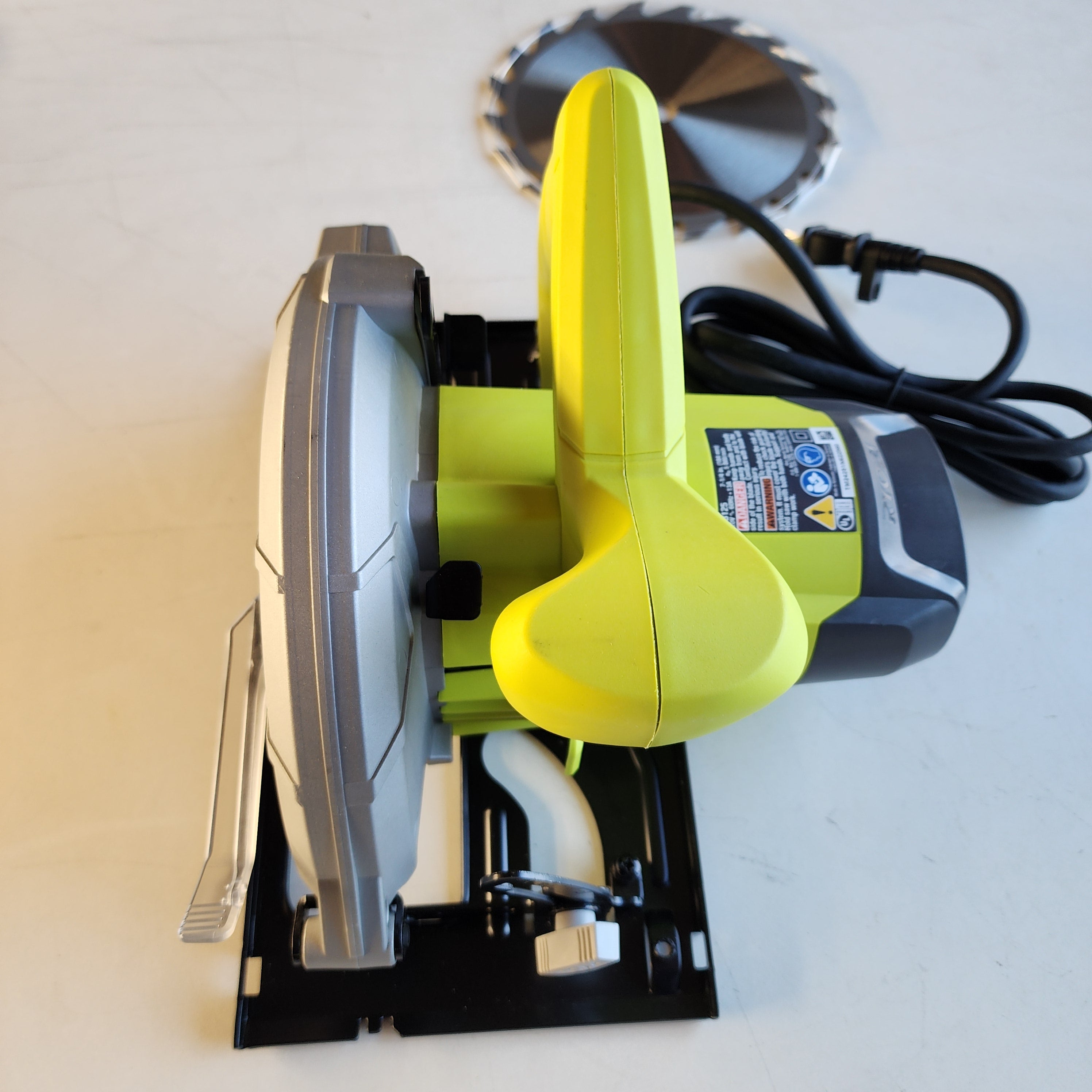 13 Amp Corded 7-1/4 in. Circular Saw (CSB125) 13 Amp Corded 7-1/4 in. Circular Saw (CSB125)